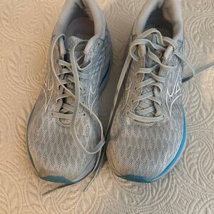 Mizuno Enerzy Wave Inspire Women's Gray and Blue Running Shoes